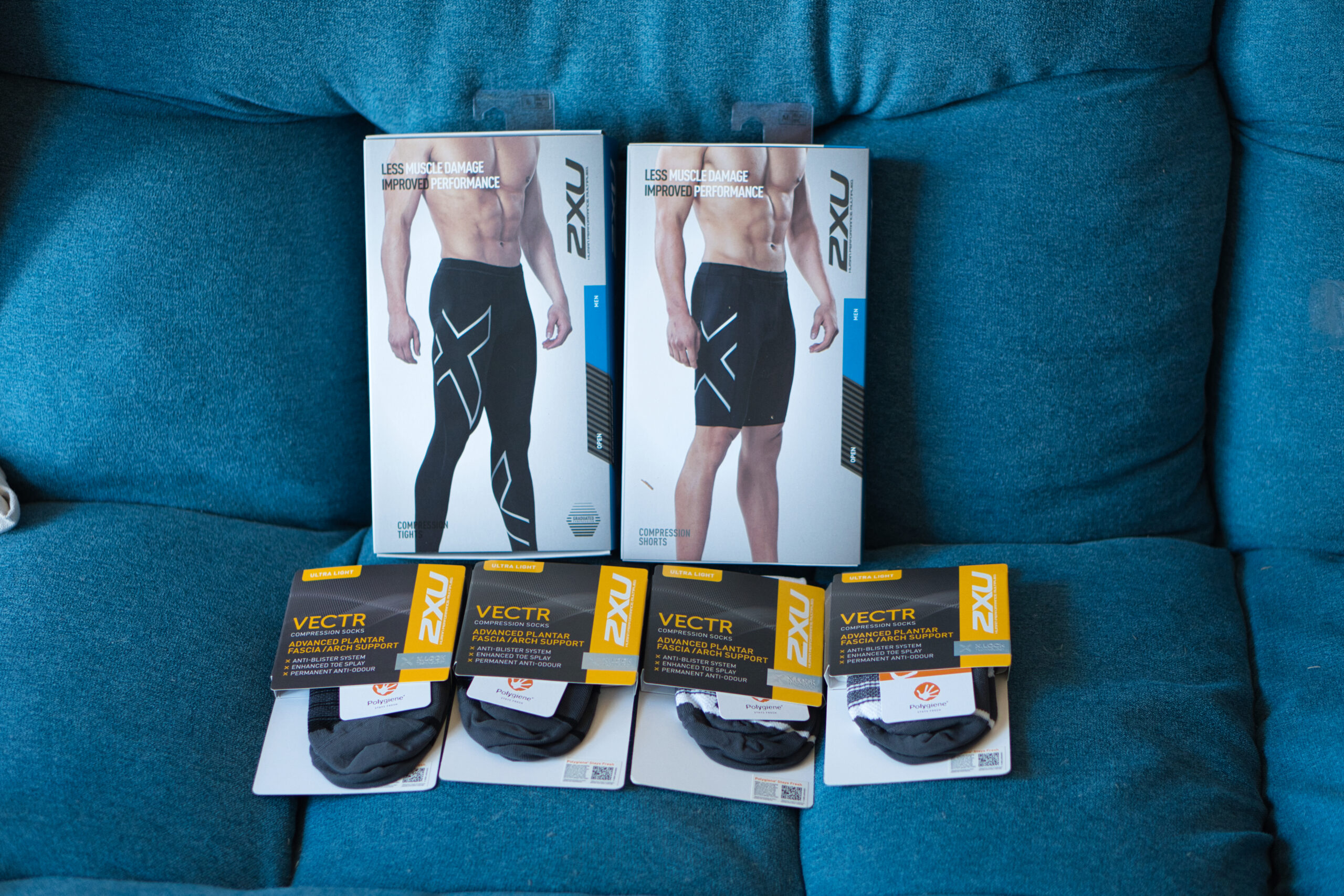 2XU コンプレッションタイツ・ショーツ・VECTRソックス全セットの化粧箱
