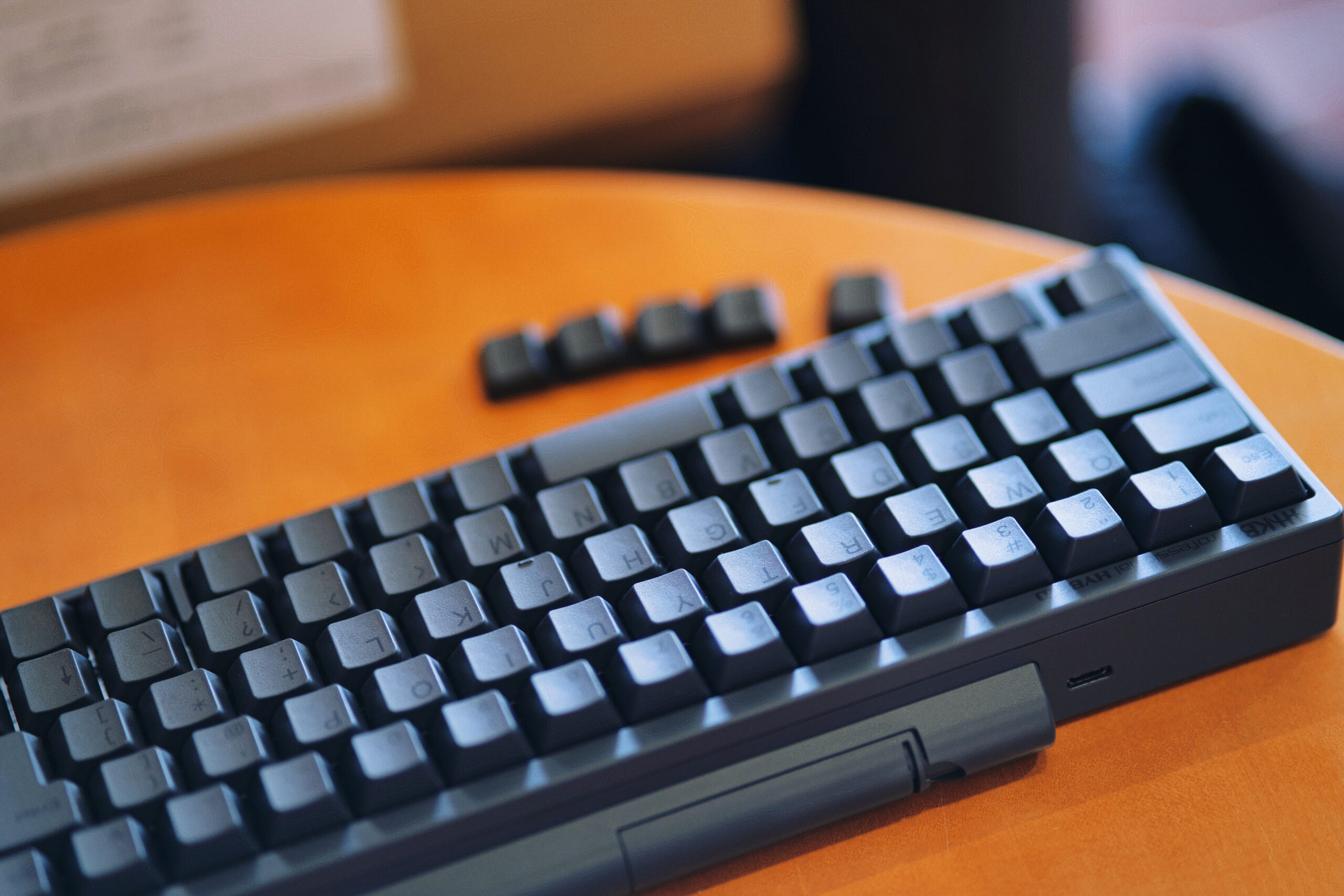 HHKB 無刻印キートップ換装途中の状態