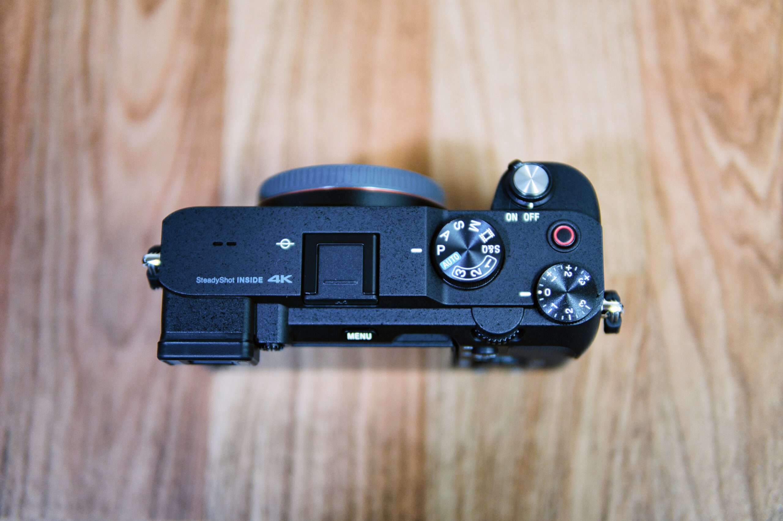 α7C と SEL2860 を組み合わせた小型フルサイズ構成
