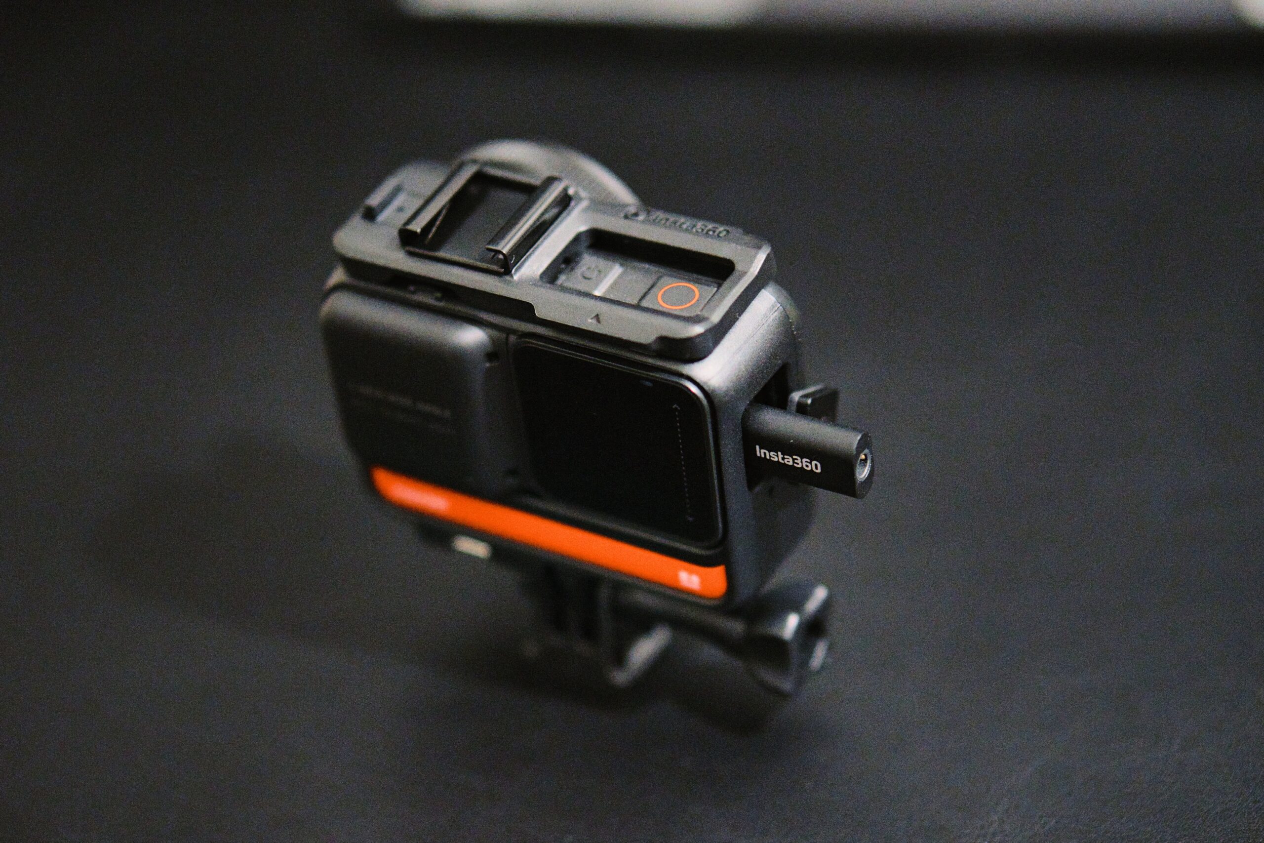Insta360 ONE R に Mounting Bracket と Mic Adapter を装着した実運用構成