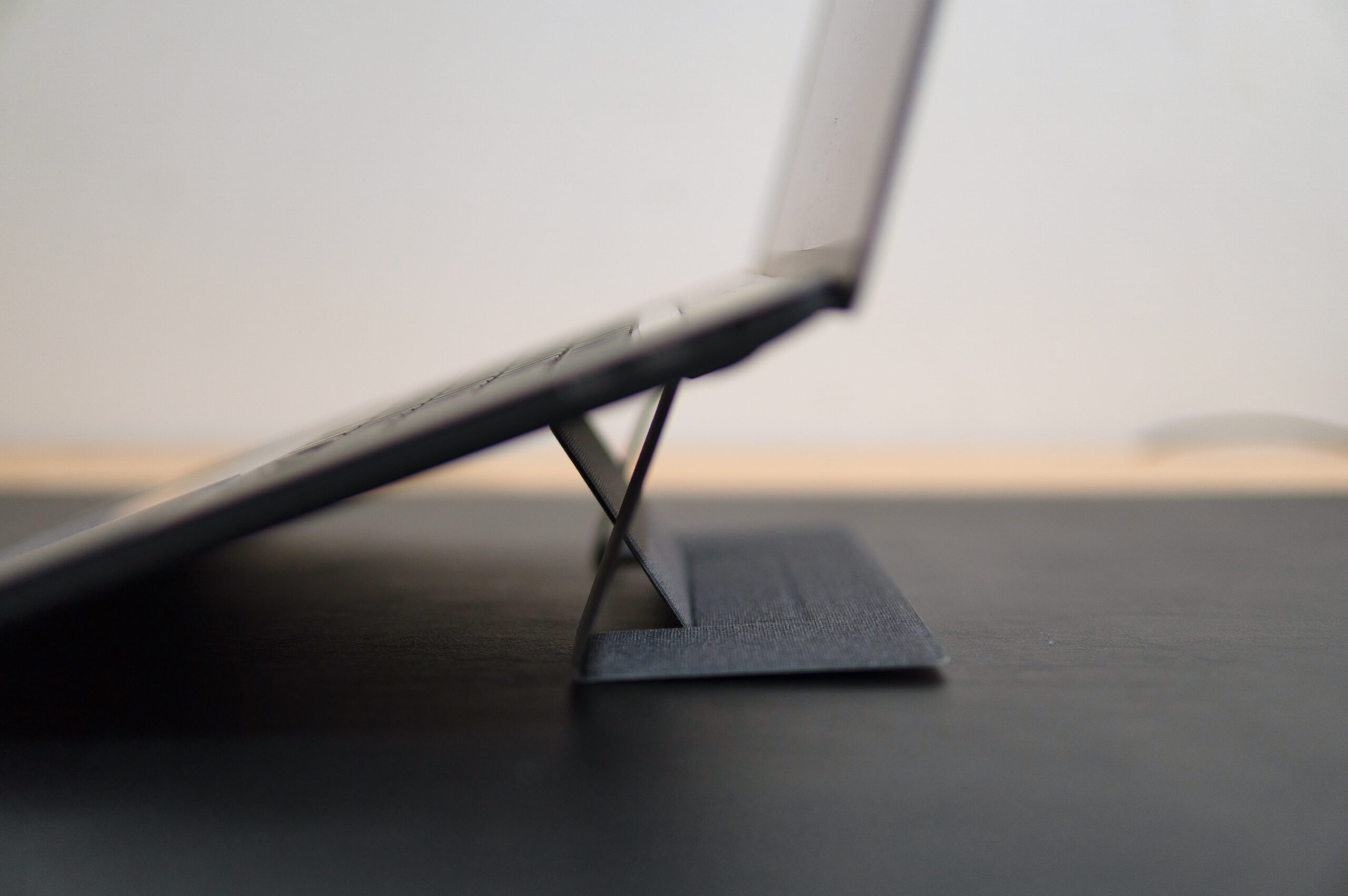 VINCI を展開してロー15度ポジションで使うMacBook