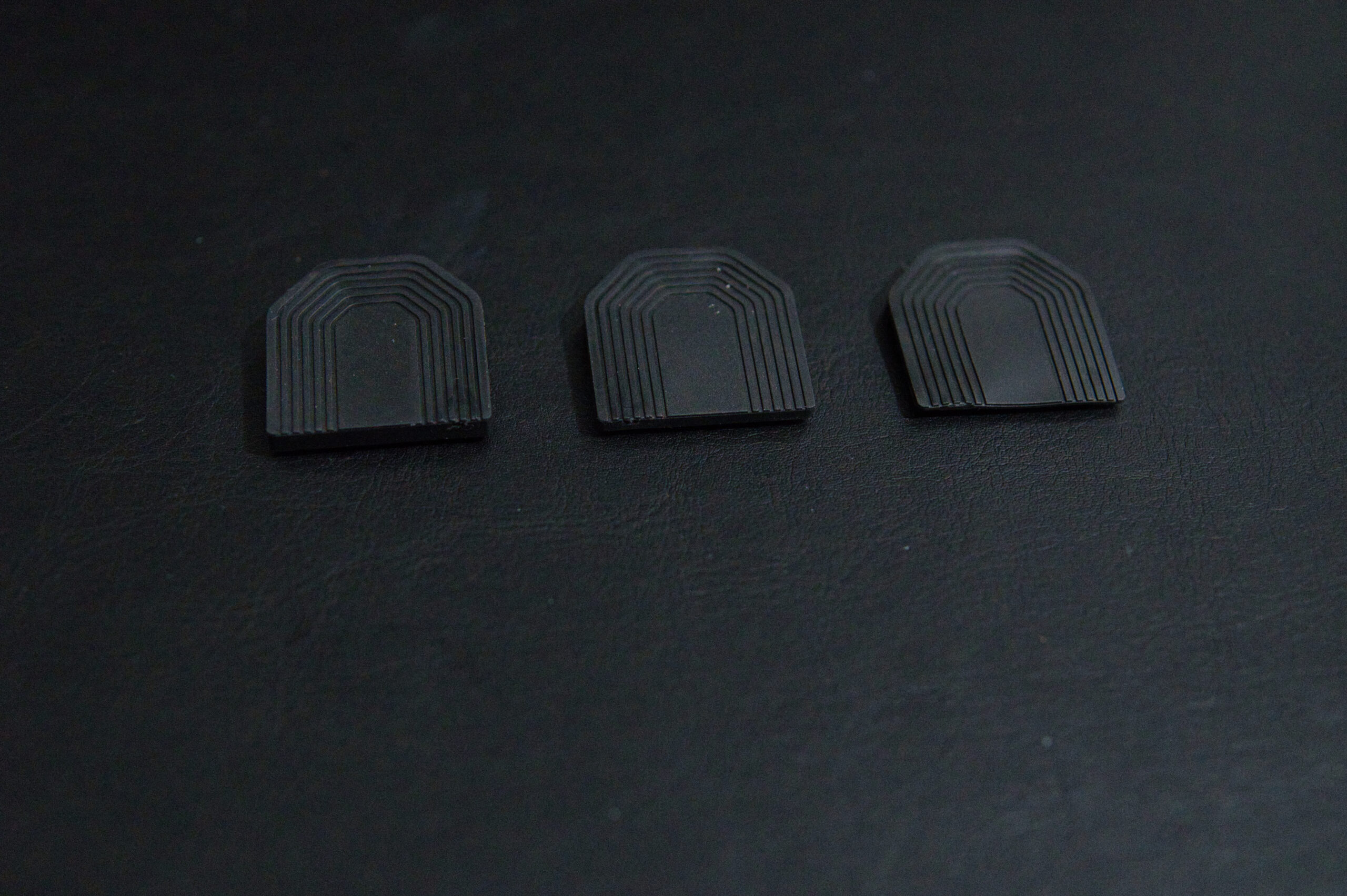 Vinpok Split Clip ノートPC ベゼルに装着